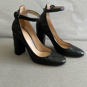 Gianvito Rossi Quilted Leather 4 inch Heels. Ankle Strap with Buckle Closure.